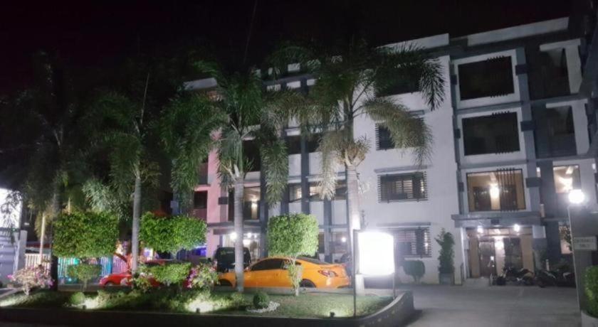 Super Oyo Capital O 786 Kwe Hotel And Resort Angeles Exterior foto